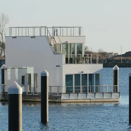 Schwimmendes Haus 24 Olpenitz